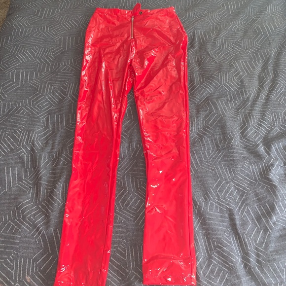 Red faux leather pants - Picture 3 of 4